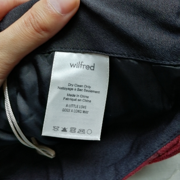 OLD - WILFRED New Wrap Front Skirt Red Plaid 00 Aritzia - Picture 7 of 7